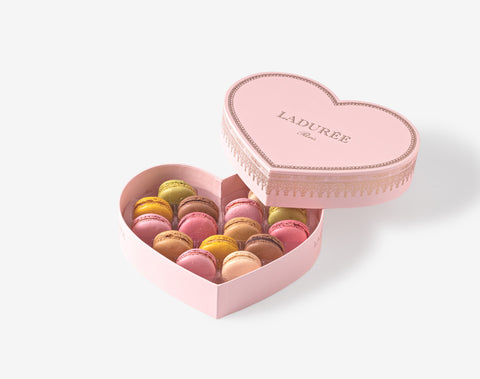 COFFRET DE 15 MACARONS CŒUR "SAINT-VALENTIN"